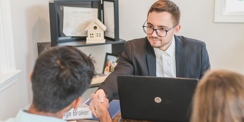 steps to become a mortgage broker